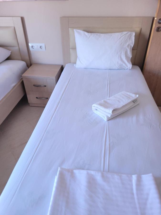 Marina Apartment Саранда Екстер'єр фото